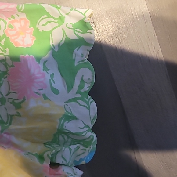 LILLY PULITZER Hibiscus Stroll Buttercup Shorts Size 0 - Picture 8 of 8
